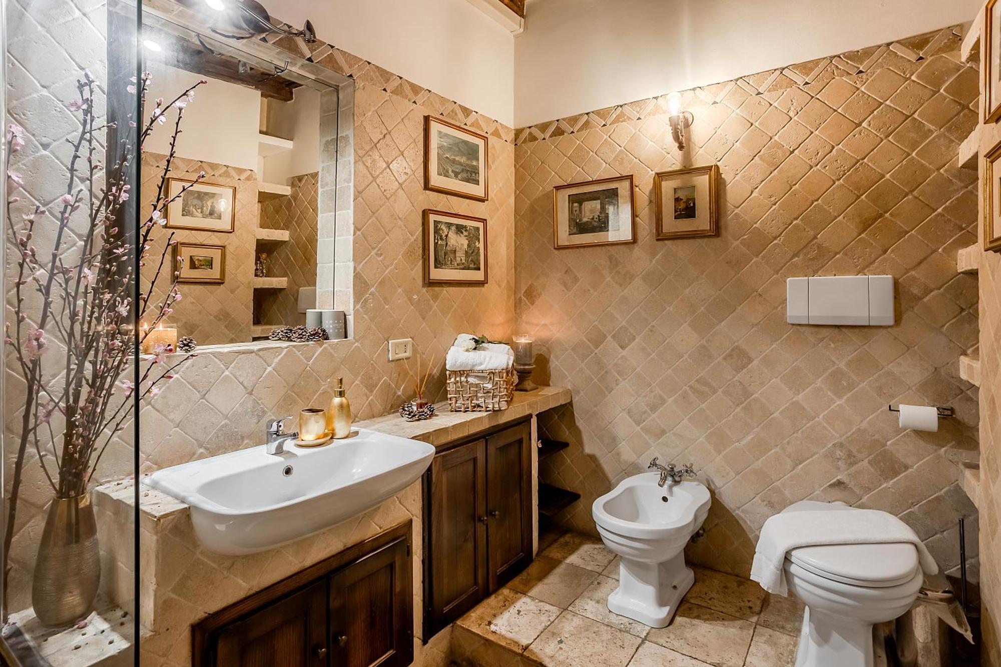 Trevi Fountain Stylish Appartement